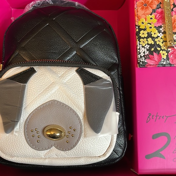 Betsey Johnson Dog Backpack & Card Case Gift Boxed Retail 98.00 NWT - Picture 8 of 9